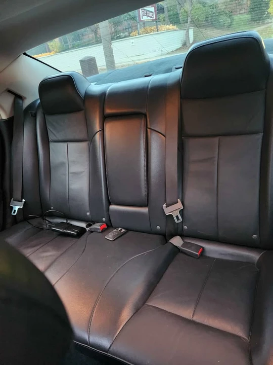 2010 Chrysler 300 (2005-2023) - Image 5 of 11