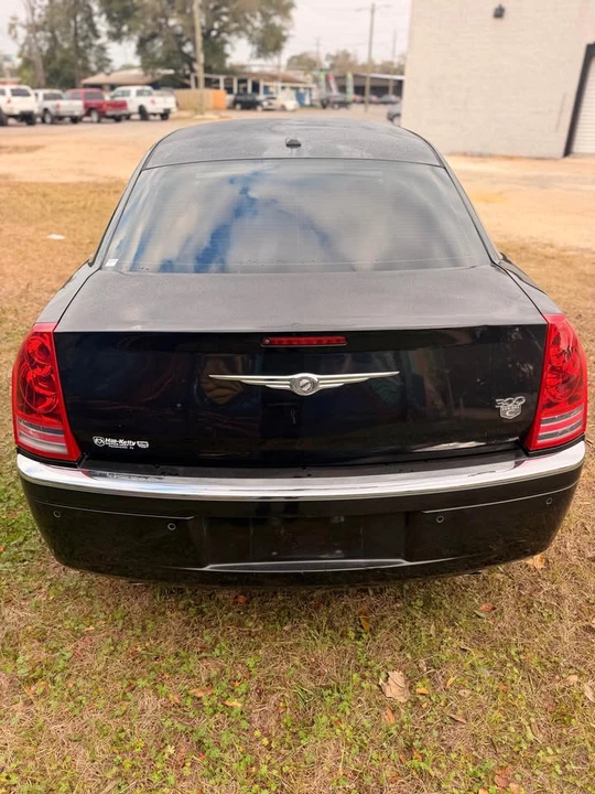 2010 Chrysler 300 (2005-2023) - Image 4 of 15