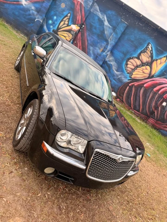 2010 Chrysler 300 (2005-2023) - Image 2 of 15