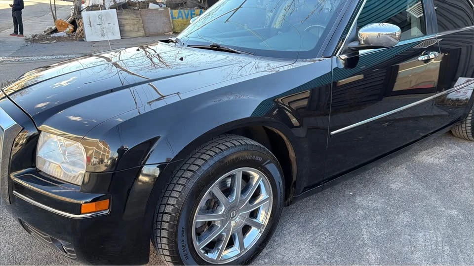 2010 Chrysler 300 (2005-2023) - Image 11 of 21