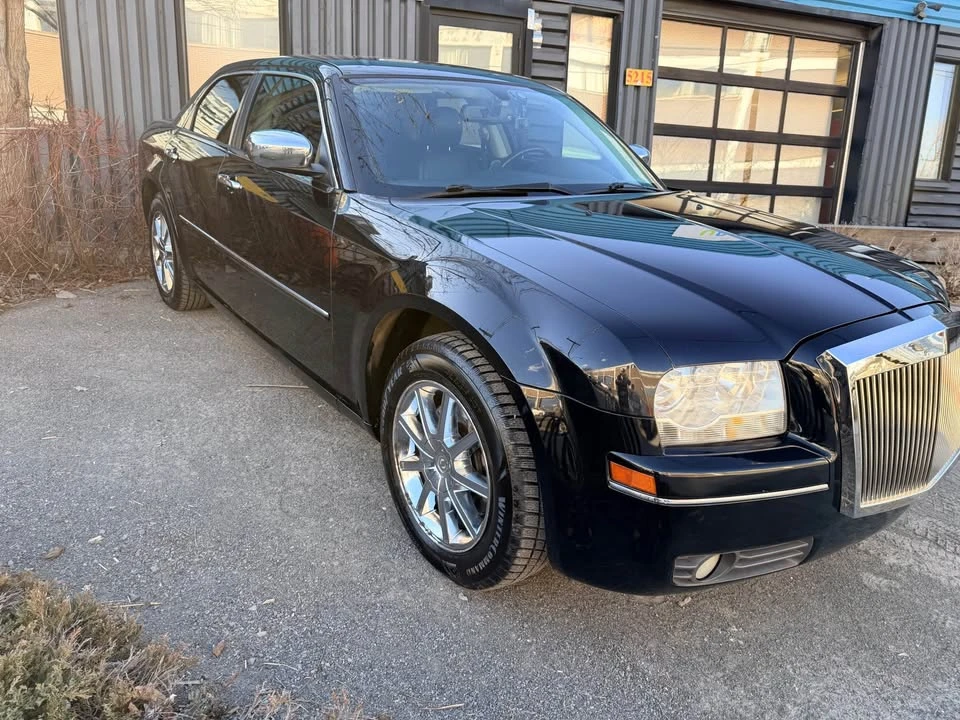 2010 Chrysler 300 (2005-2023) - Image 10 of 21