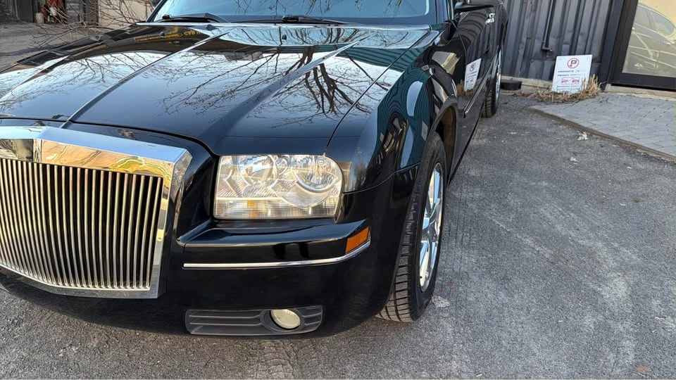 2010 Chrysler 300 (2005-2023) - Image 12 of 21