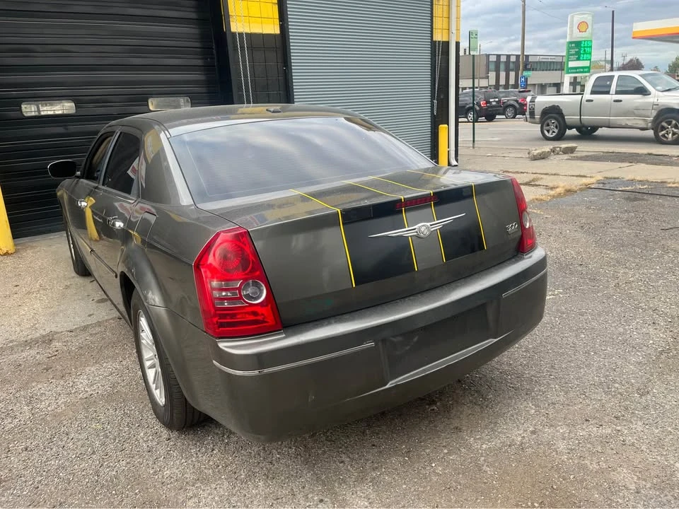 2010 Chrysler 300 (2005-2023) - Image 6 of 9