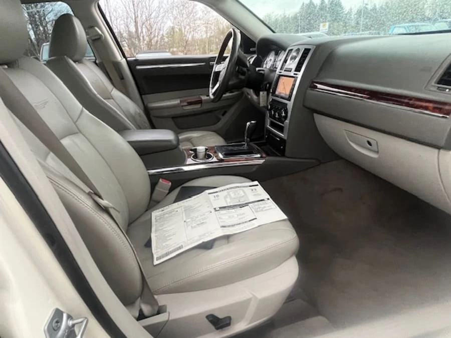2010 Chrysler 300 (2005-2023) - Image 13 of 26