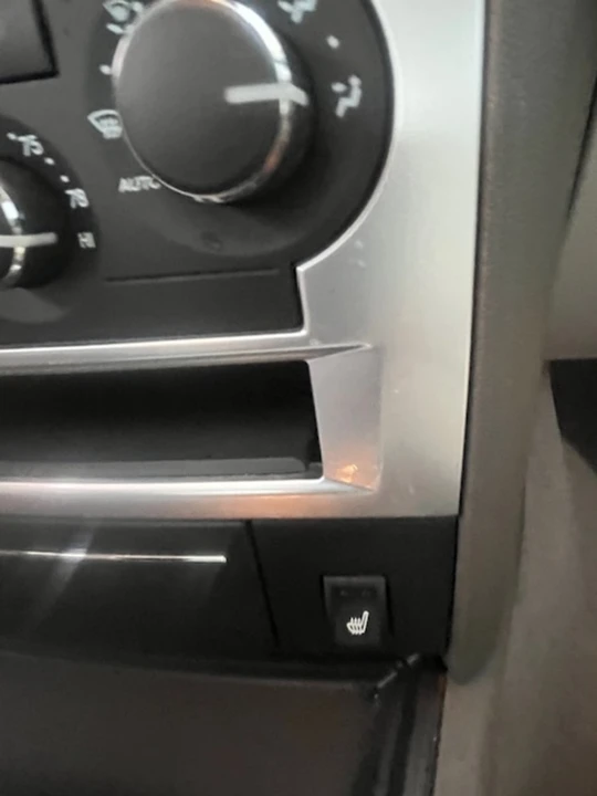2010 Chrysler 300 (2005-2023) - Image 20 of 26