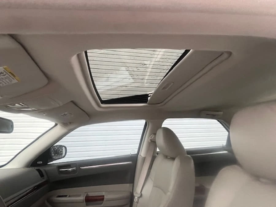 2010 Chrysler 300 (2005-2023) - Image 23 of 26