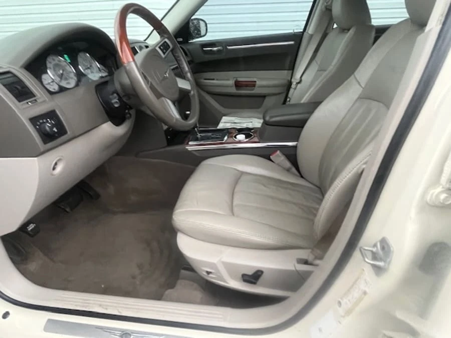 2010 Chrysler 300 (2005-2023) - Image 22 of 26