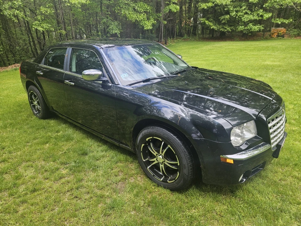2010 Chrysler 300 (2005-2023) - Image 17 of 31