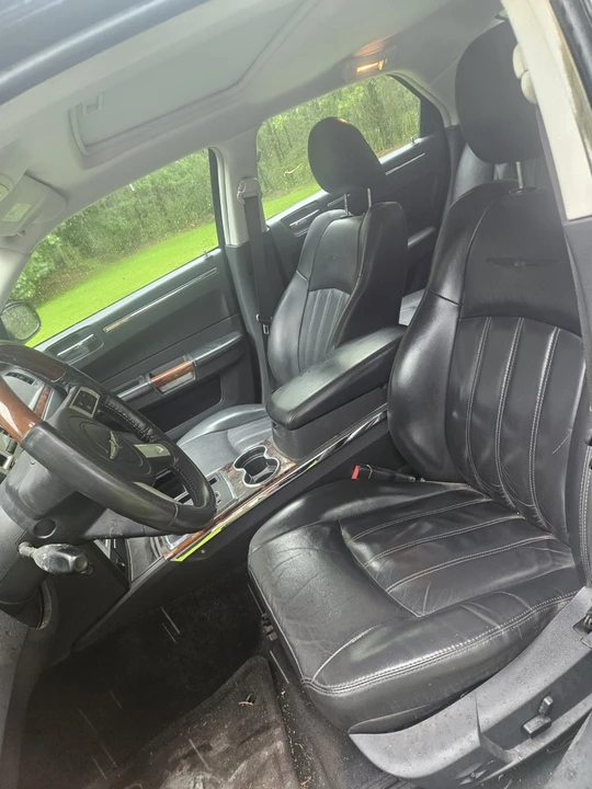 2010 Chrysler 300 (2005-2023) - Image 27 of 31