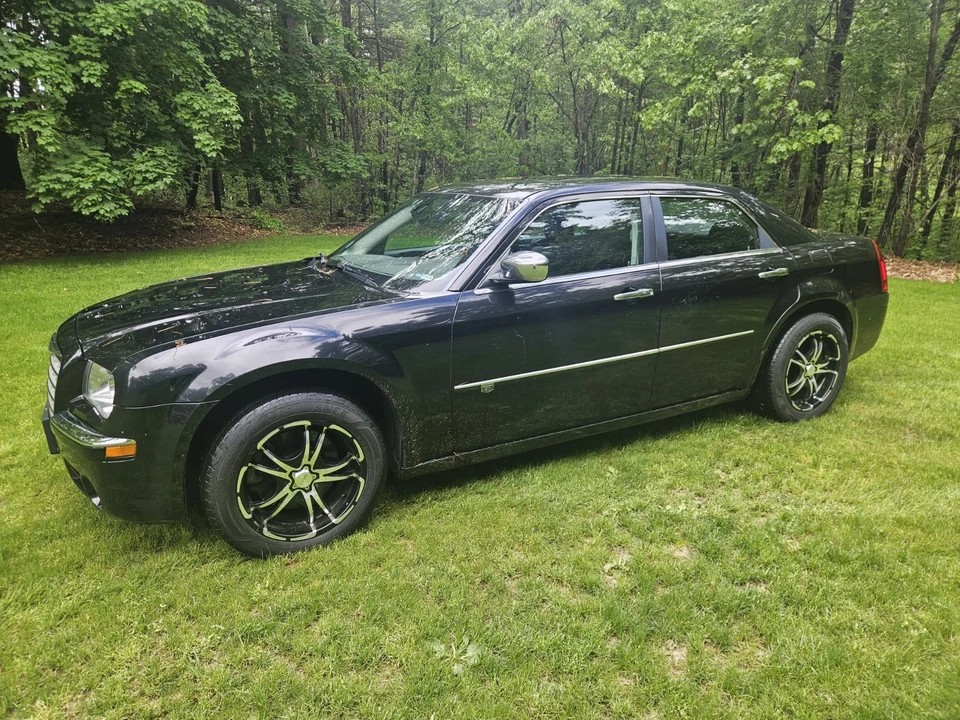2010 Chrysler 300 (2005-2023) - Image 21 of 31