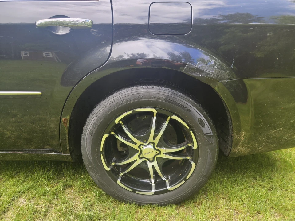 2010 Chrysler 300 (2005-2023) - Image 11 of 31