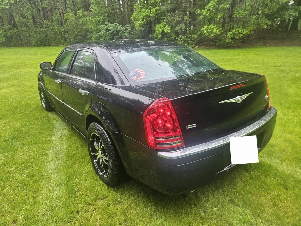 2010 Chrysler 300 (2005-2023) - Image 29 of 31