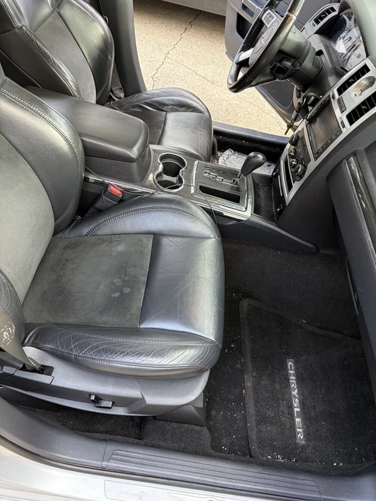 2010 Chrysler 300 (2005-2023) - Image 14 of 18