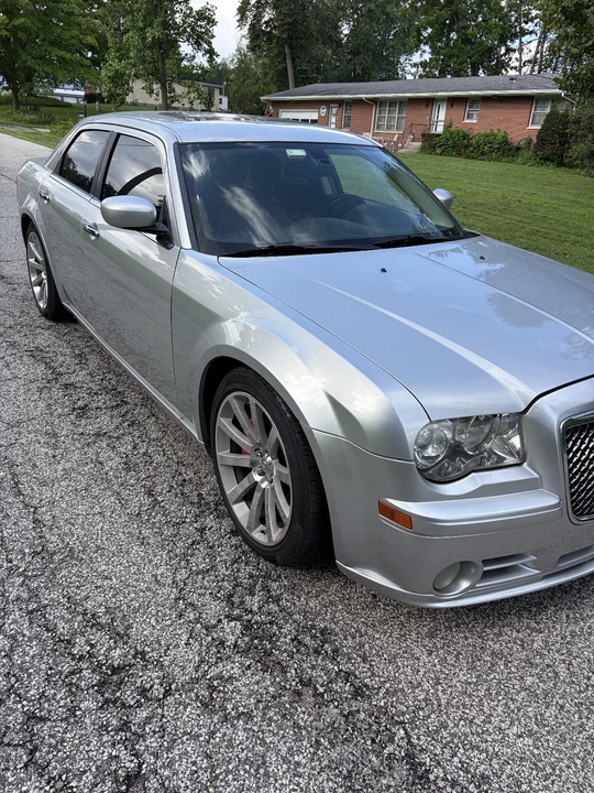 2010 Chrysler 300 (2005-2023) - Image 7 of 18