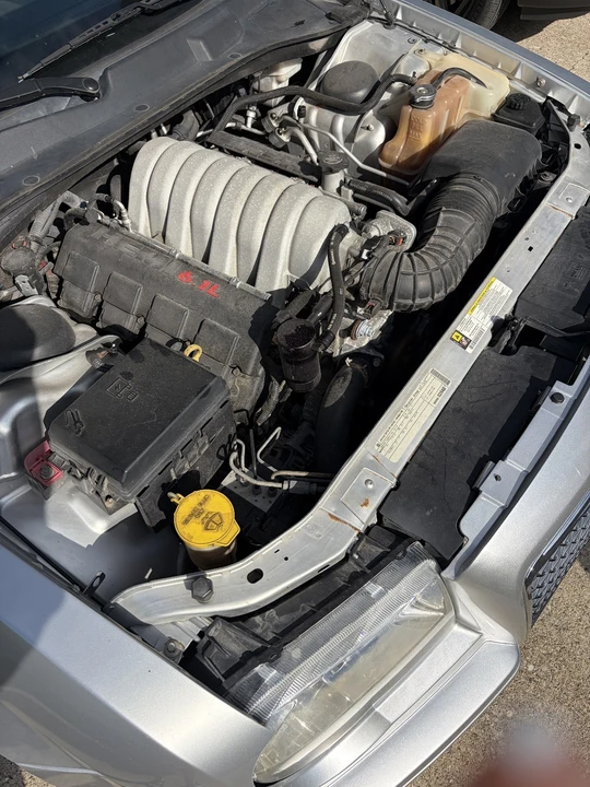 2010 Chrysler 300 (2005-2023) - Image 16 of 18