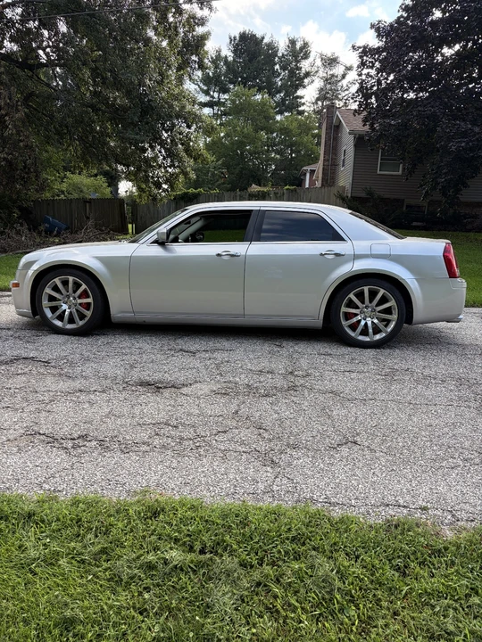2010 Chrysler 300 (2005-2023) - Image 2 of 18