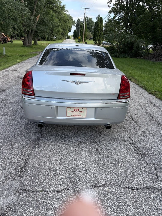 2010 Chrysler 300 (2005-2023) - Image 3 of 18
