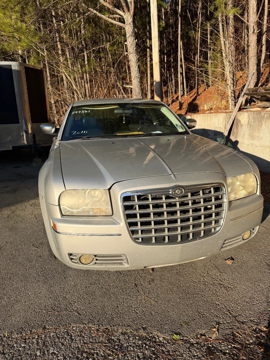 2010 Chrysler 300 (2005-2023) - Image 9 of 14