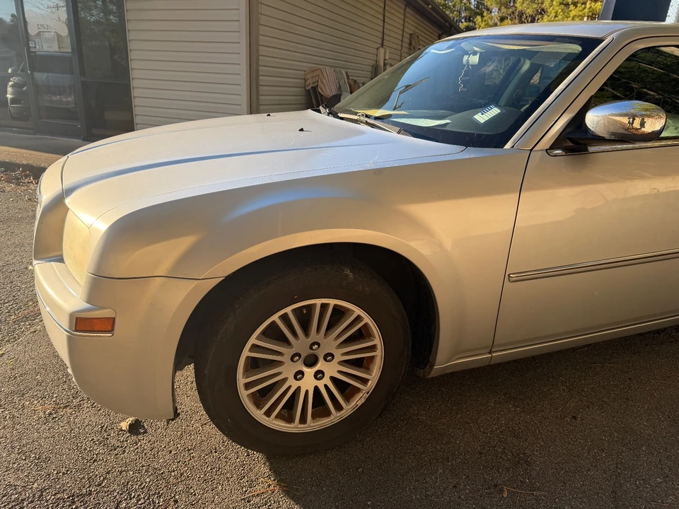 2010 Chrysler 300 (2005-2023) - Image 13 of 14