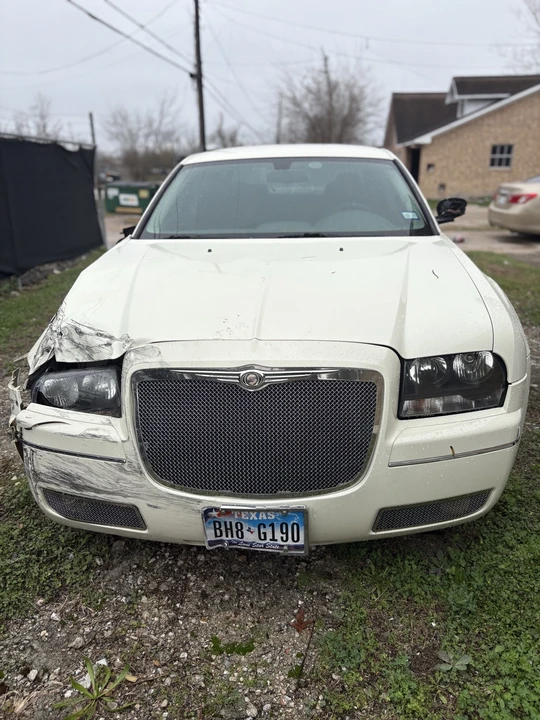 2010 Chrysler 300 (2005-2023) - Image 19 of 21