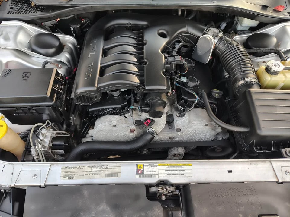 2010 Chrysler 300 (2005-2023) - Image 2 of 10