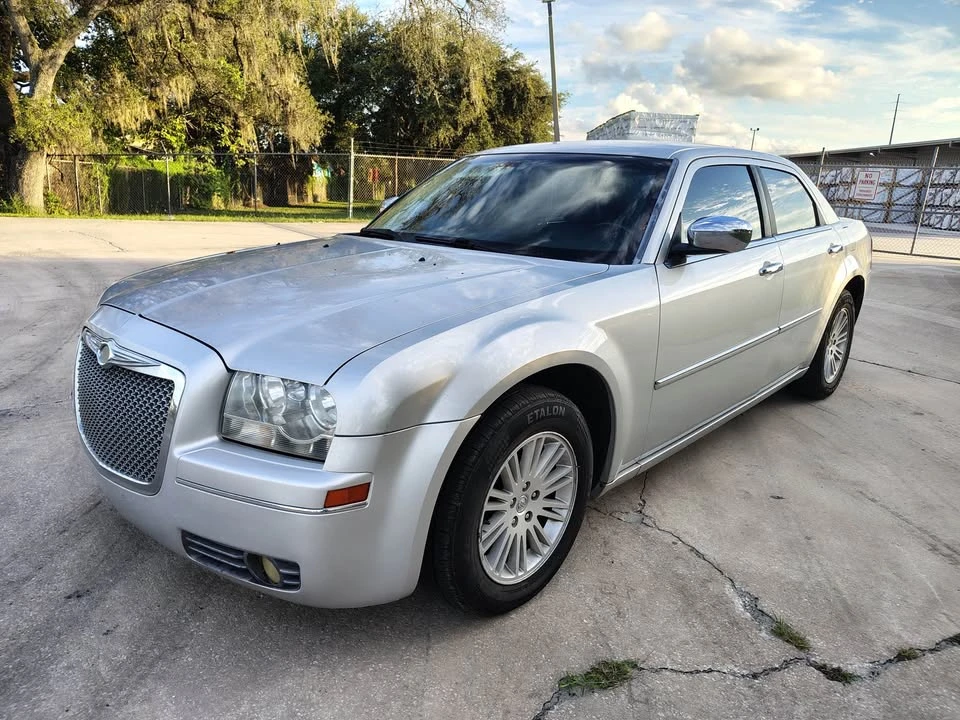 2010 Chrysler 300 (2005-2023) - Image 10 of 10