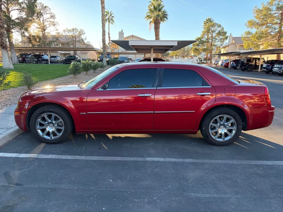 2010 Chrysler 300 (2005-2023) - Image 2 of 11