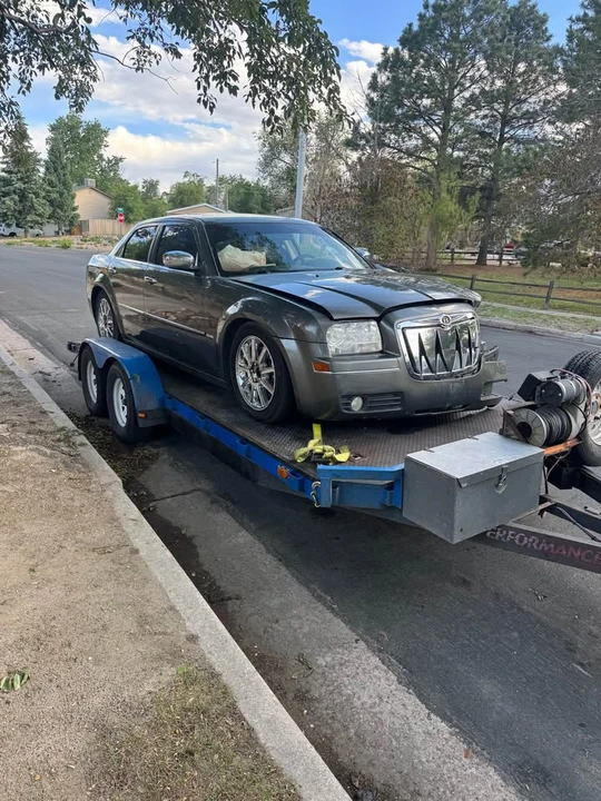 2010 Chrysler 300 (2005-2023) - Image 4 of 7