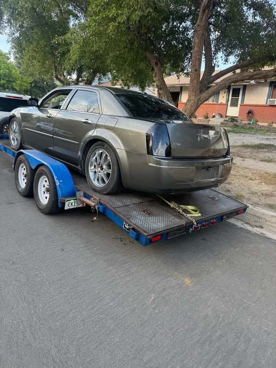 2010 Chrysler 300 (2005-2023) - Image 2 of 7