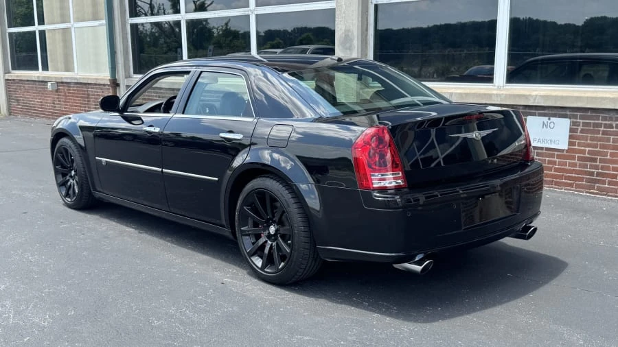 2010 Chrysler 300 (2005-2023) - Image 3 of 8