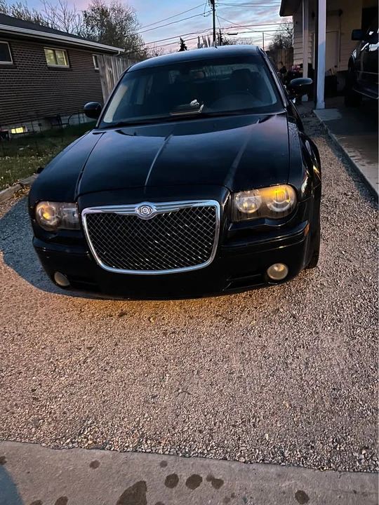 2010 Chrysler 300 (2005-2023) - Image 15 of 17