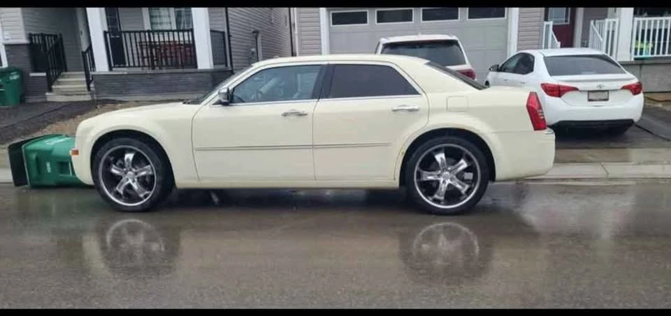 2010 Chrysler 300 (2005-2023) - Image 6 of 14
