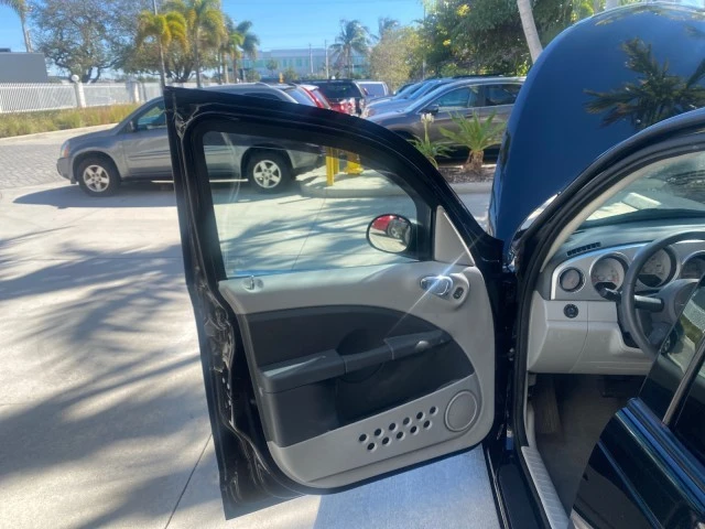 2010 Chrysler PT Cruiser - Image 10 of 21