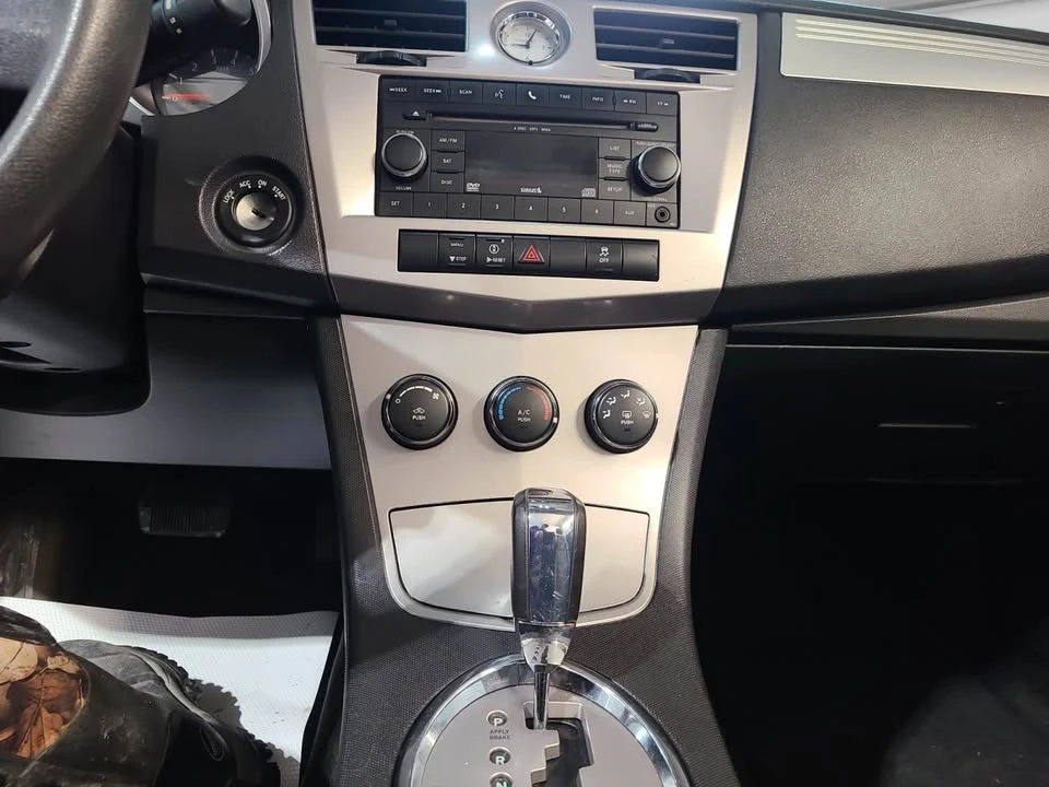 2010 Chrysler Sebring - Image 16 of 18