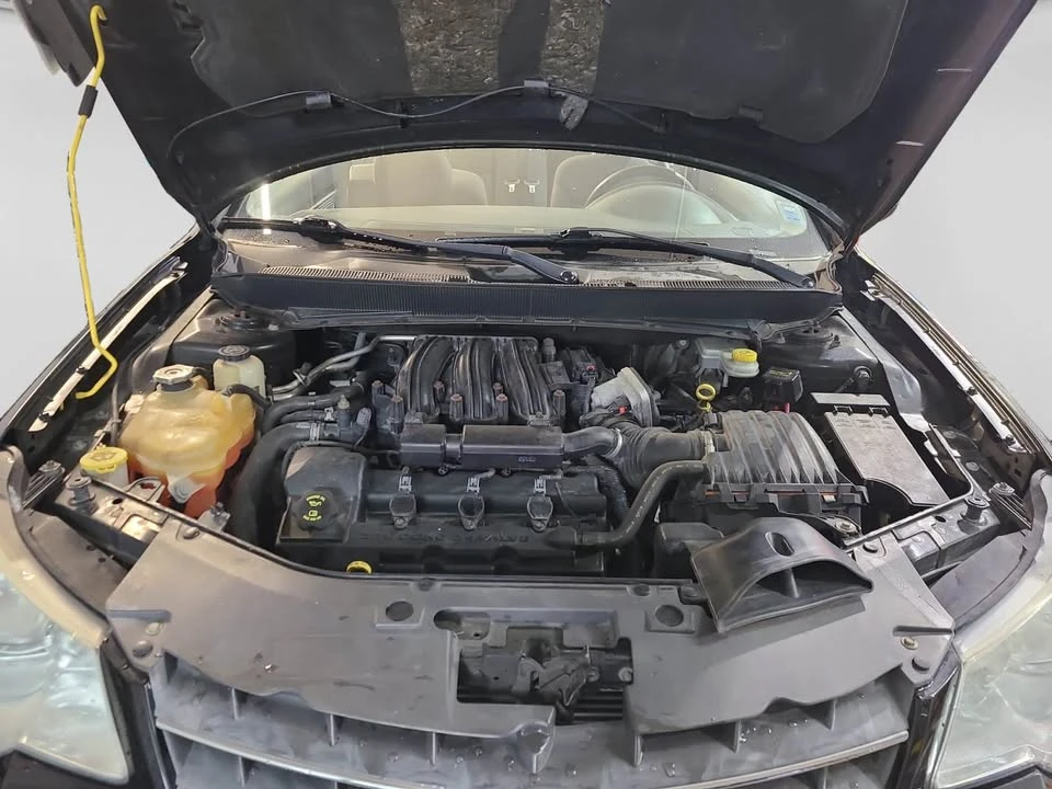 2010 Chrysler Sebring - Image 17 of 18