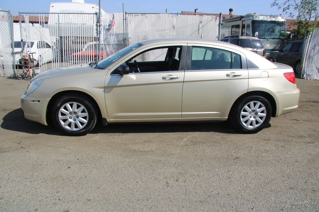 2010 Chrysler Sebring - Image 3 of 21