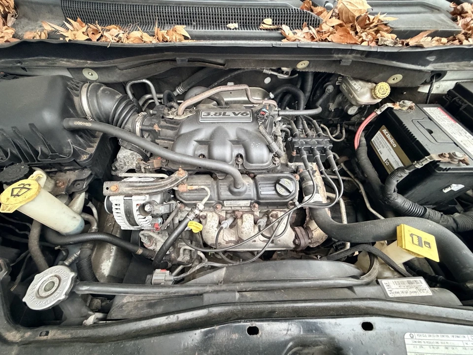 2010 Chrysler Town & Country - Image 15 of 19