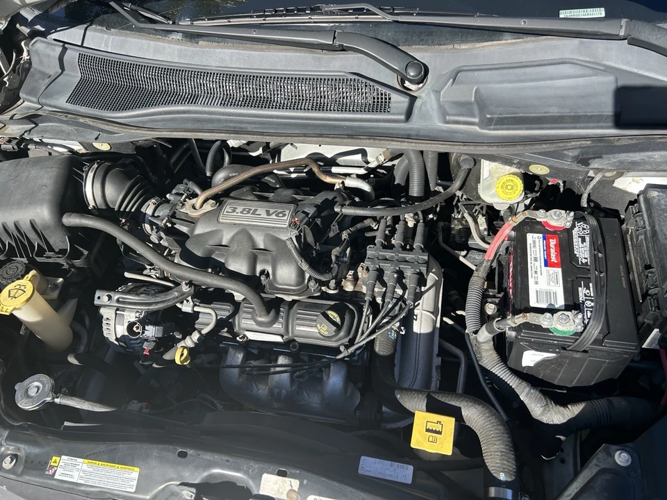 2010 Chrysler Town & Country - Image 14 of 14