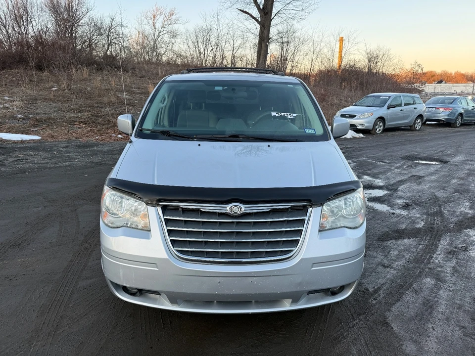 2010 Chrysler Town & Country - Image 8 of 20