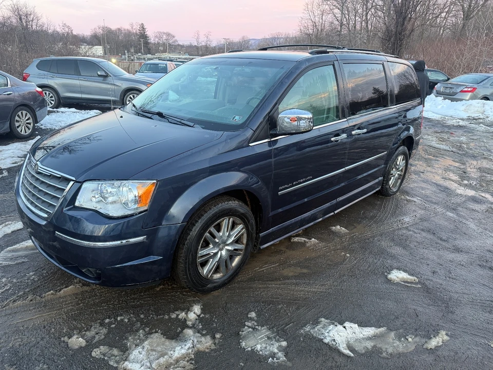 2010 Chrysler Town & Country - Image 2 of 19