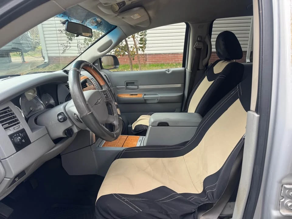 2010 Chrysler Aspen - Image 7 of 8