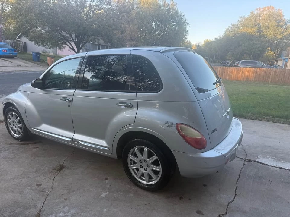 2010 Chrysler PT Cruiser - Image 2 of 8