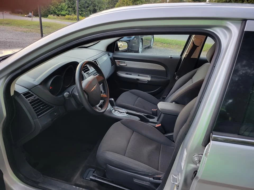 2010 Chrysler Sebring - Image 6 of 12