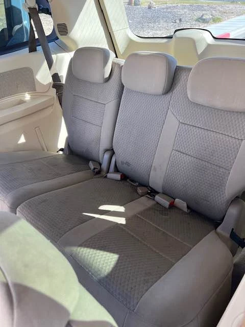2010 Chrysler Town & Country - Image 15 of 17