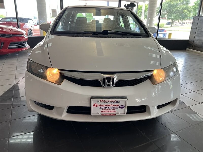 2010 Honda Civic 8th Gen - Image 3 of 4