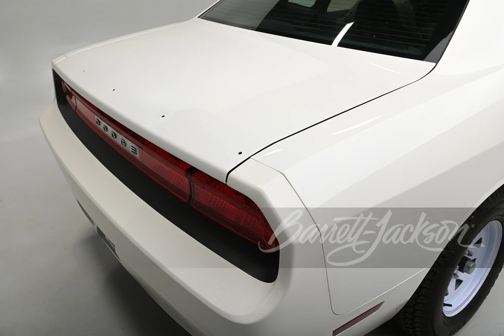2010 Dodge Challenger 3rd Gen - Image 13 of 15