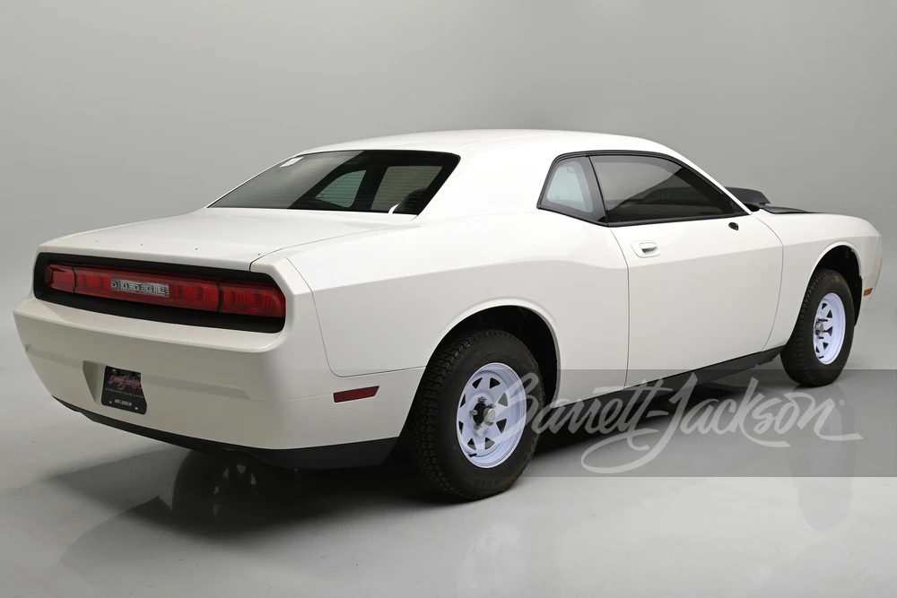 2010 Dodge Challenger 3rd Gen - Image 14 of 15