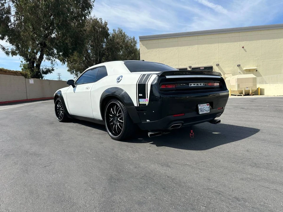 2010 Dodge Challenger 3rd Gen - Image 3 of 15