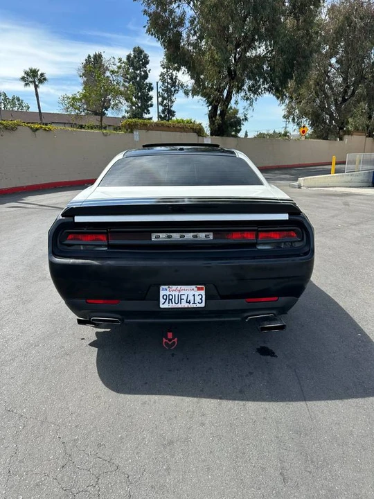 2010 Dodge Challenger 3rd Gen - Image 2 of 15