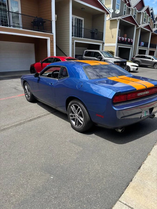 2010 Dodge Challenger 3rd Gen - Image 3 of 17